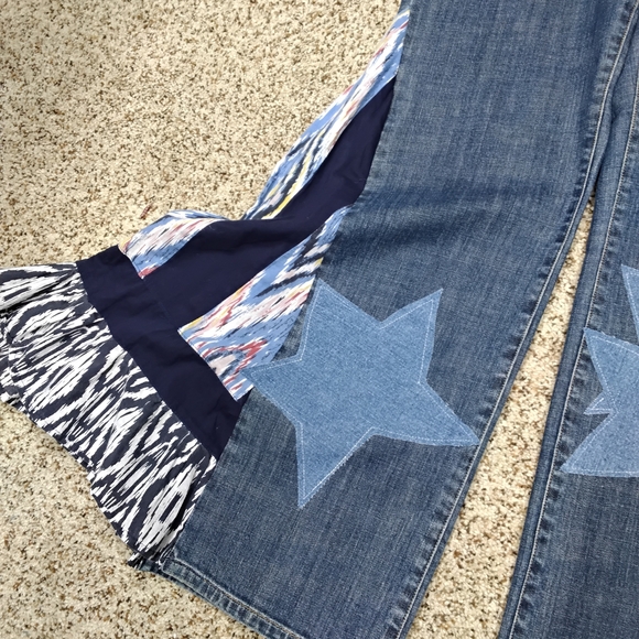 3835 Size 10 Jones New York Chic Blue Flare Jeans with Star Accents - Picture 4 of 6